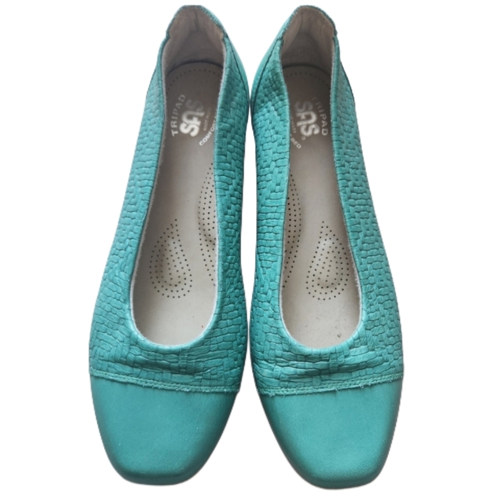 SAS Women's 9.5 ish turquoise Textured Flats with comfort arch support